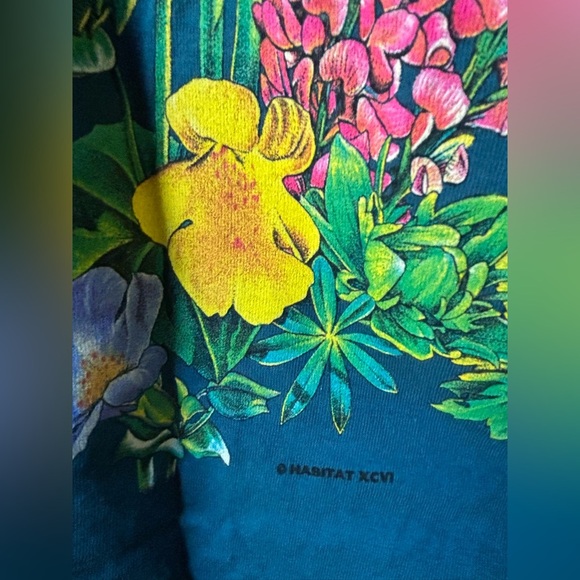 Floral Graphic T-Shirt - Picture 7 of 8